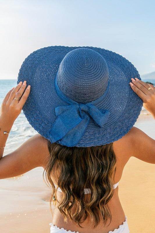 Women's Accessories - Hats Scallop Edge Bow Accent Sunhat
