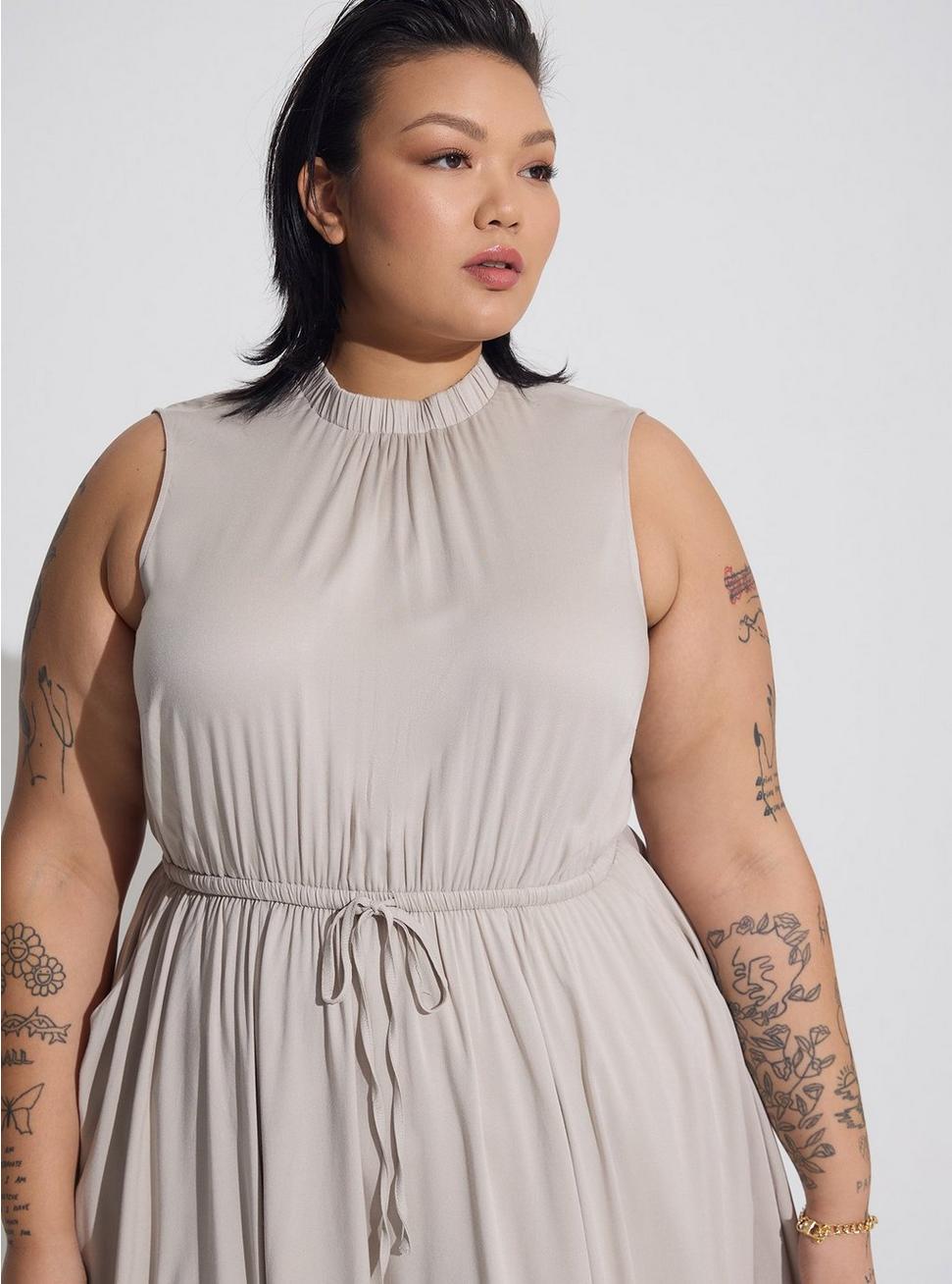 Plus Size Women's Sleeveless Dress