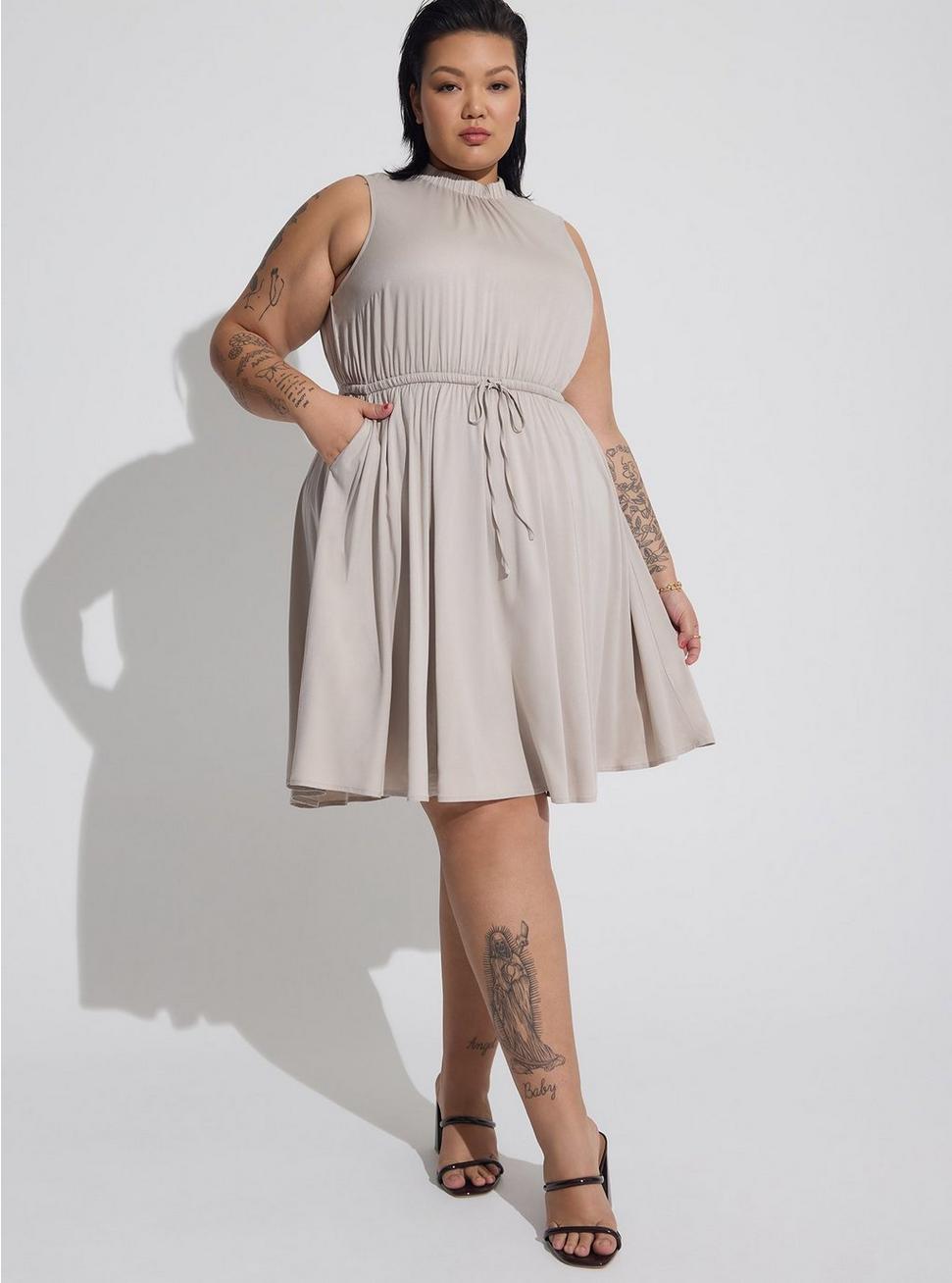 Plus Size Women's Sleeveless Dress