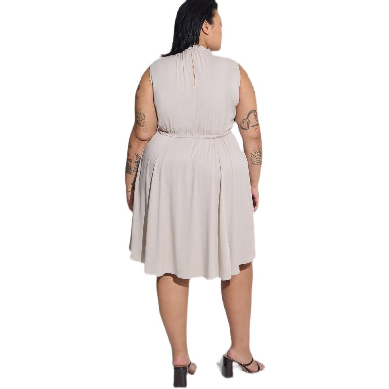 Plus Size Women's Sleeveless Dress